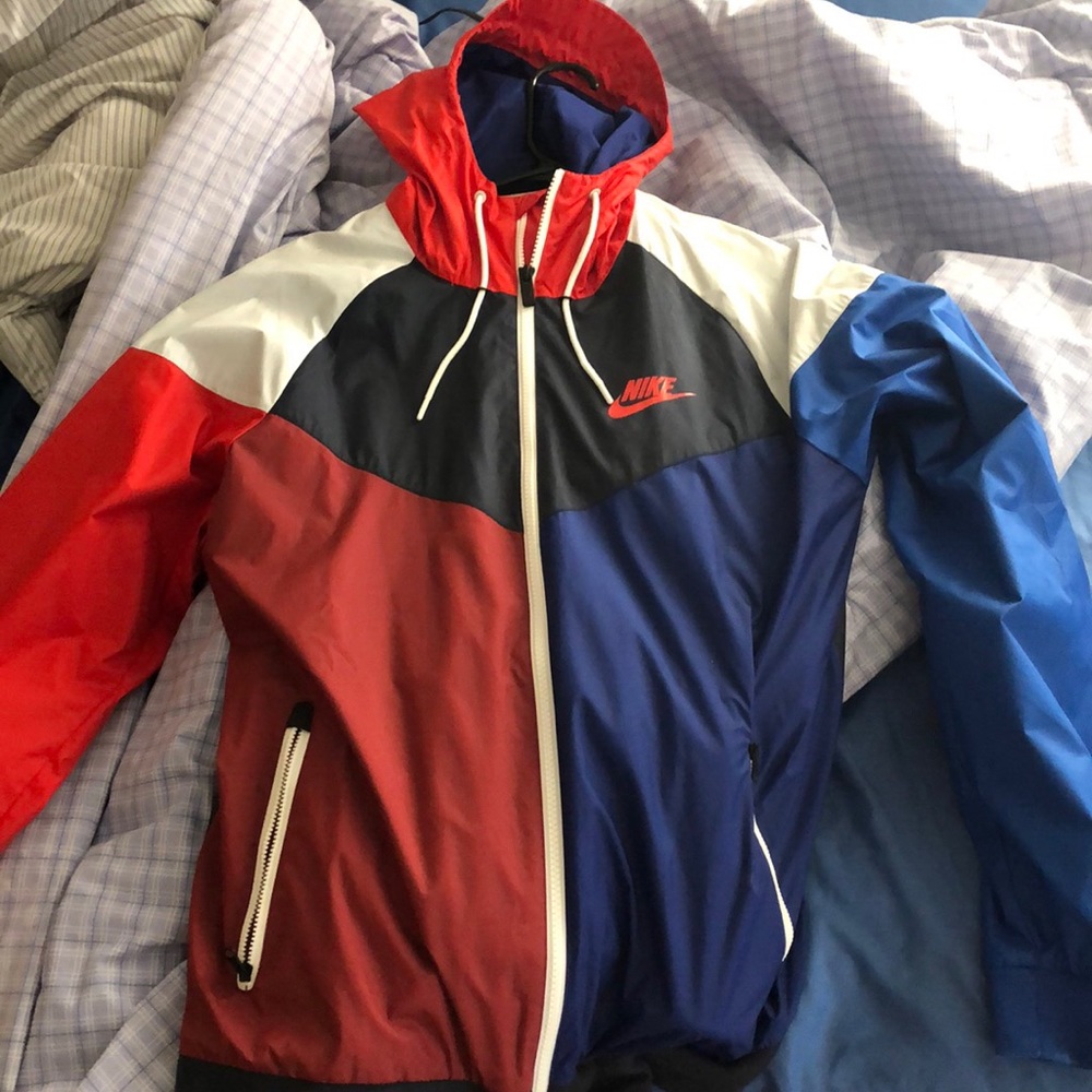 Nike Windrunner !!!!! 10/10 BRAND NEW!!